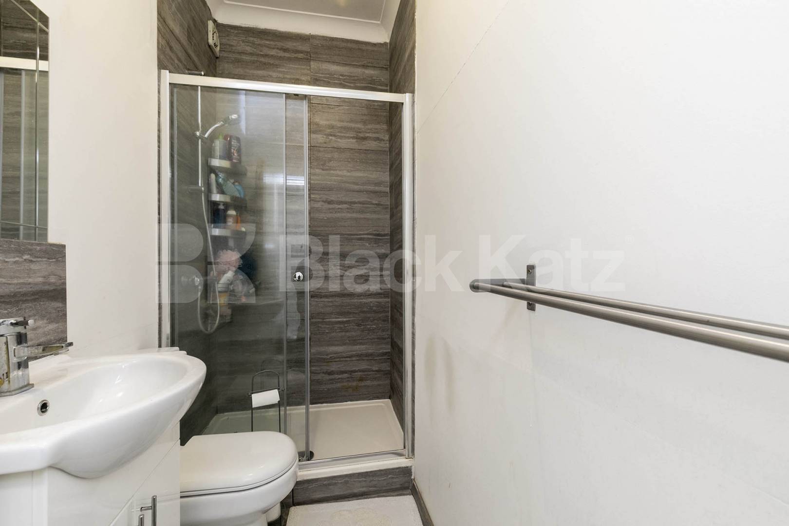 Modern Sharers Apartment Milman Road, Queens Park